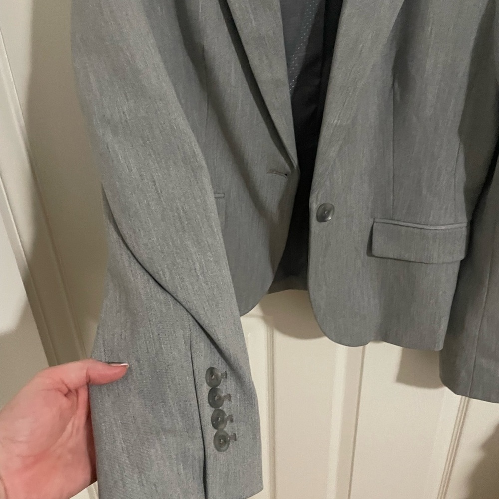 Express Light Gray Single-Button Women's Blazer - Picture 6 of 7
